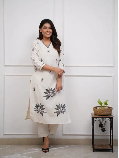 Women Cotton Blend Kurta Pant Set